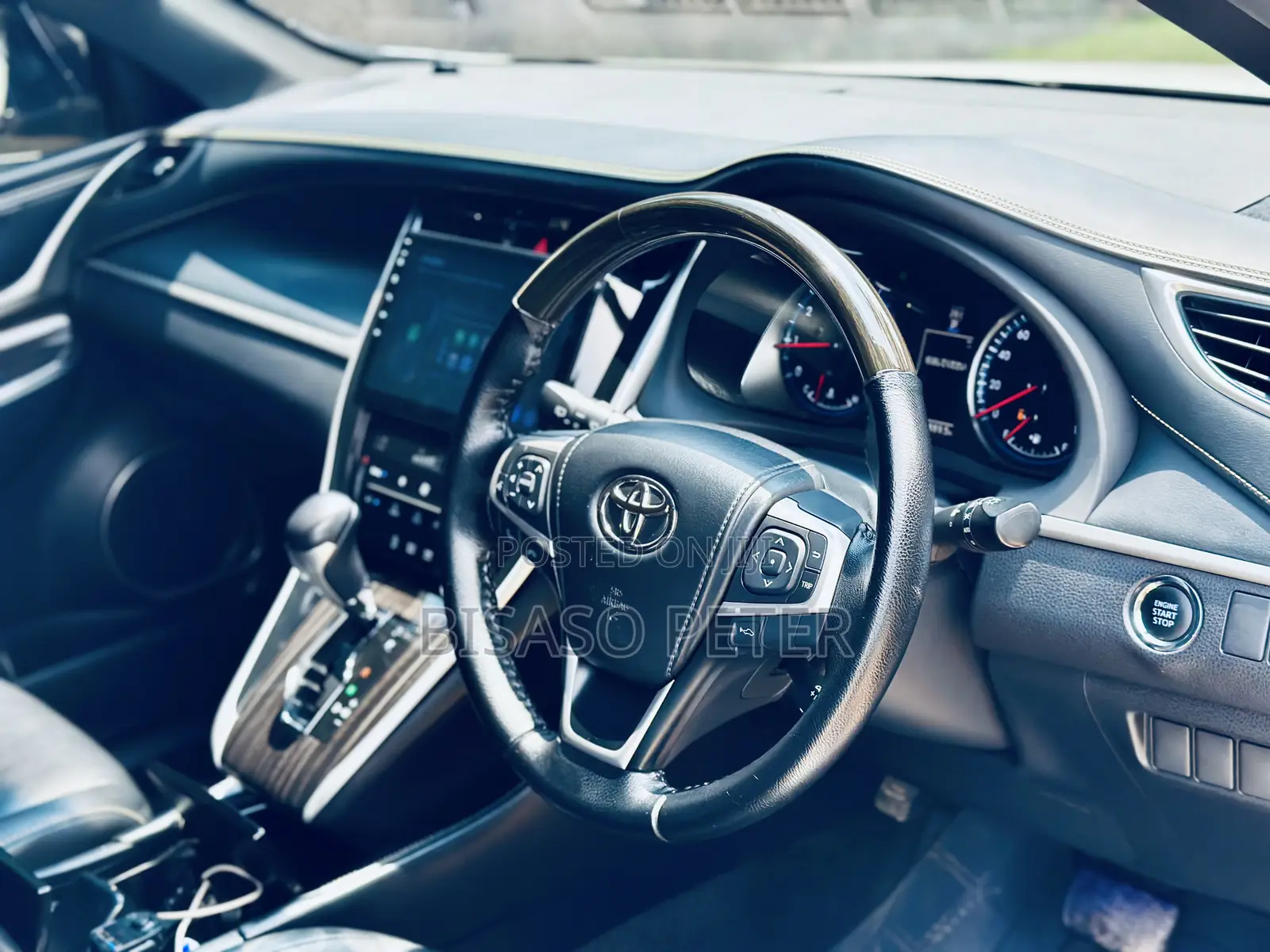 Toyota Harrier 2.0 2015 White