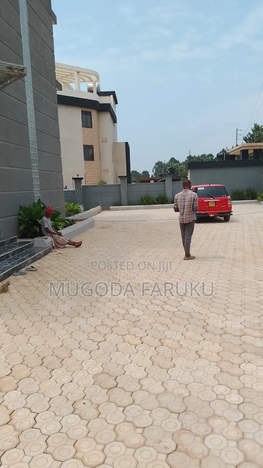 5bdrm Mansion in Mirembe Villa, Makindye for sale