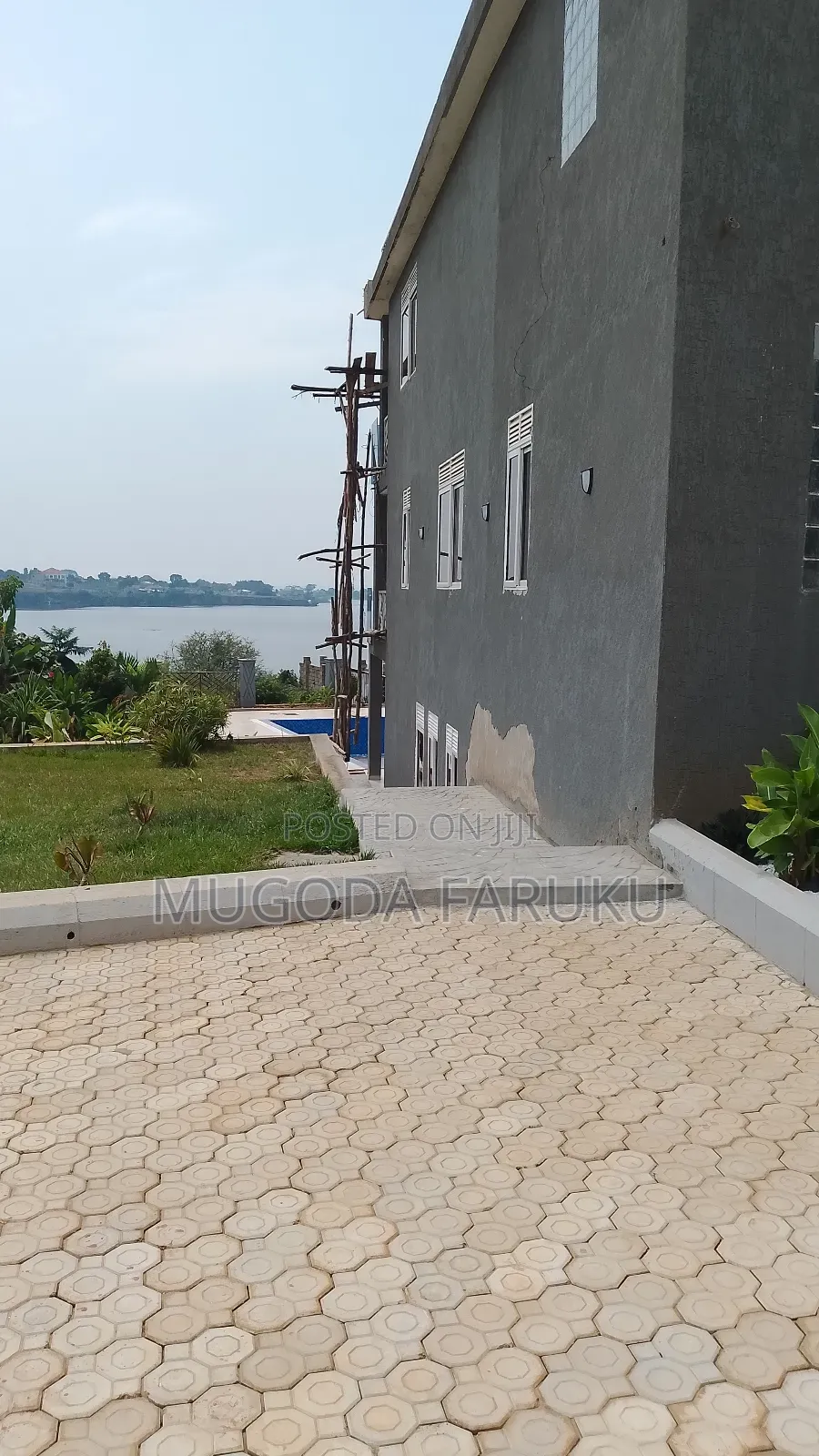 5bdrm Mansion in Mirembe Villa, Makindye for sale