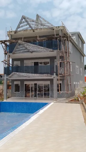 5bdrm Mansion in Mirembe Villa, Makindye for sale