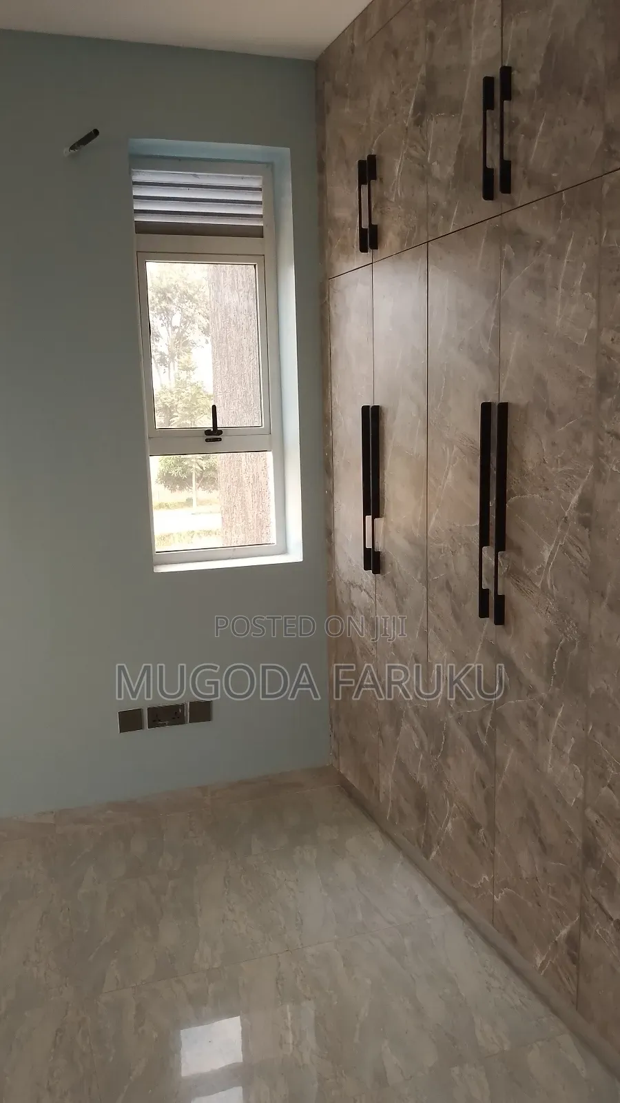 5bdrm Mansion in Mirembe Villa, Makindye for sale