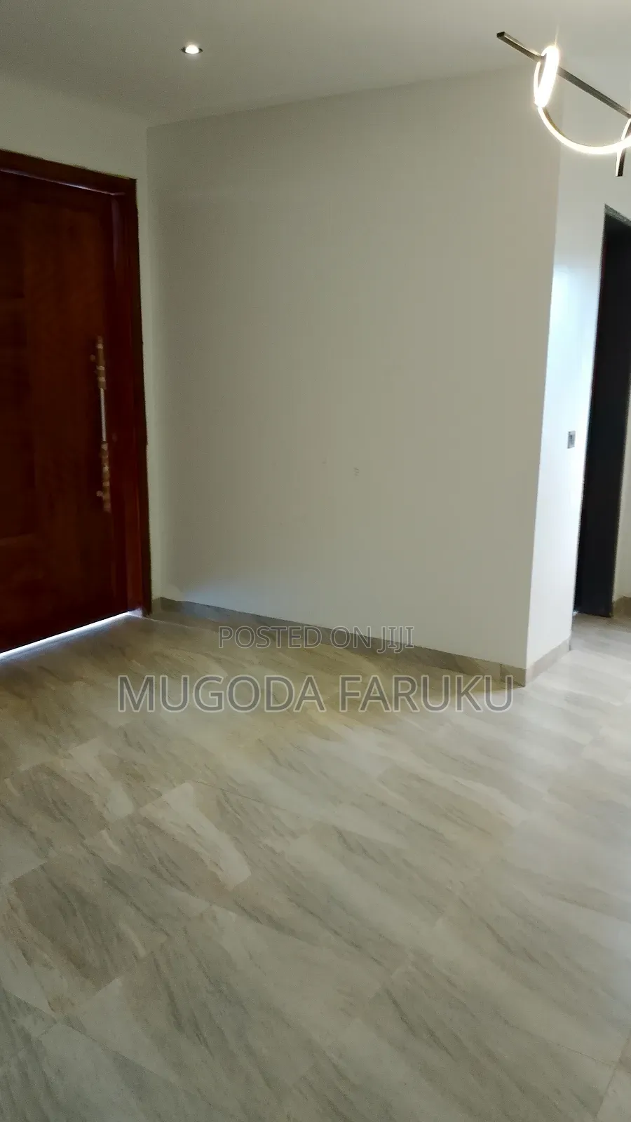 5bdrm Mansion in Mirembe Villa, Makindye for sale