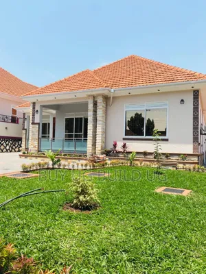 4bdrm Bungalow in Bwebajja Entebbe, Division A for sale