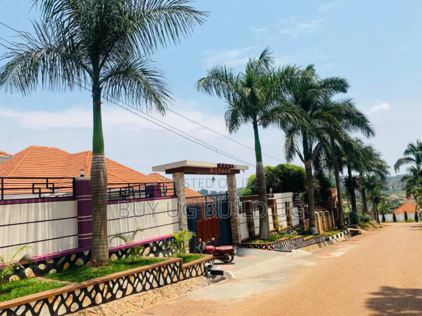 4bdrm Bungalow in Bwebajja Entebbe, Division A for sale