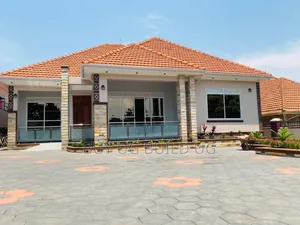 4bdrm Bungalow in Bwebajja Entebbe, Division A for sale