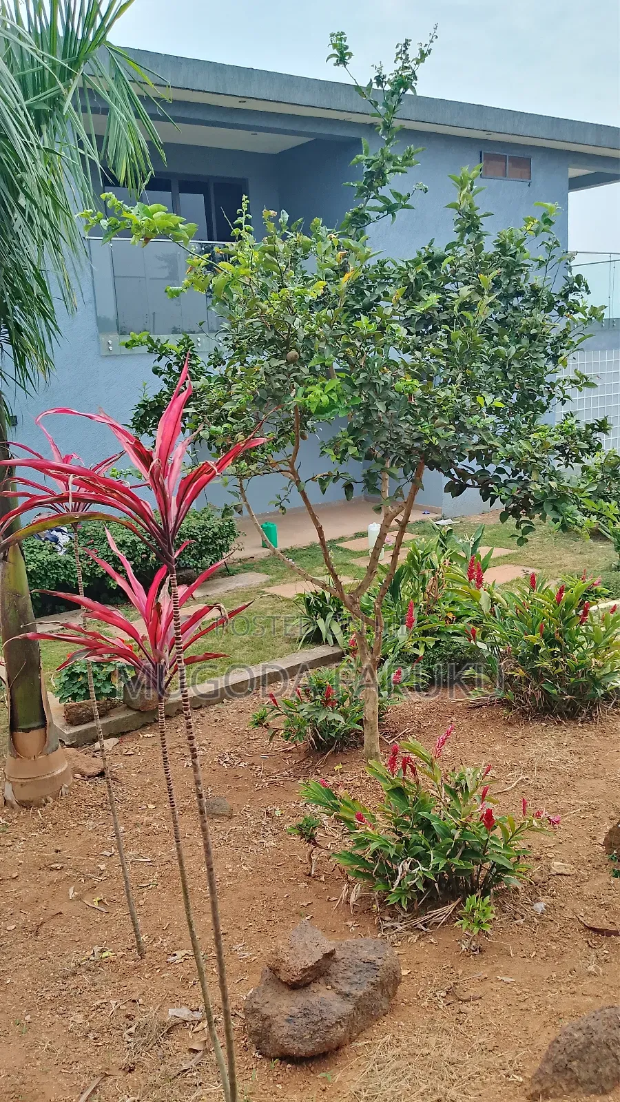 Furnished 5bdrm Mansion in Mirembe Villas, Makindye for sale