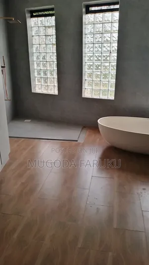 7bdrm Mansion in Mirembe Villas, Makindye for sale