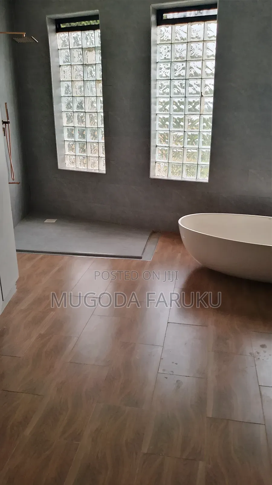 7bdrm Mansion in Mirembe Villas, Makindye for sale