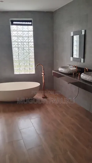 7bdrm Mansion in Mirembe Villas, Makindye for sale
