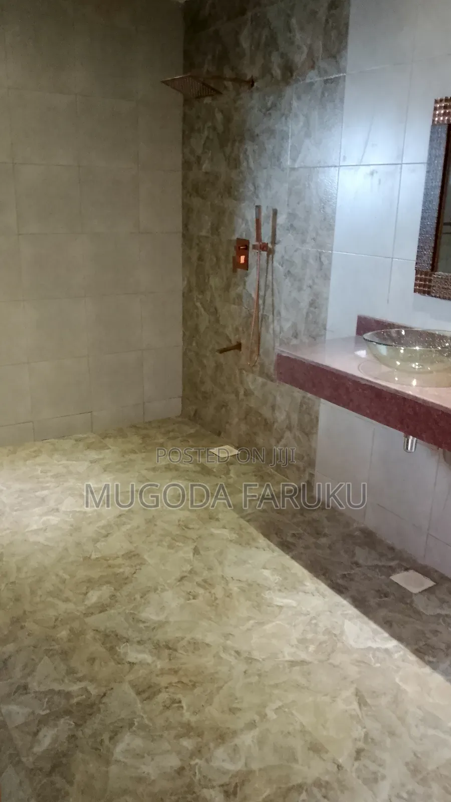 7bdrm Mansion in Mirembe Villas, Makindye for sale