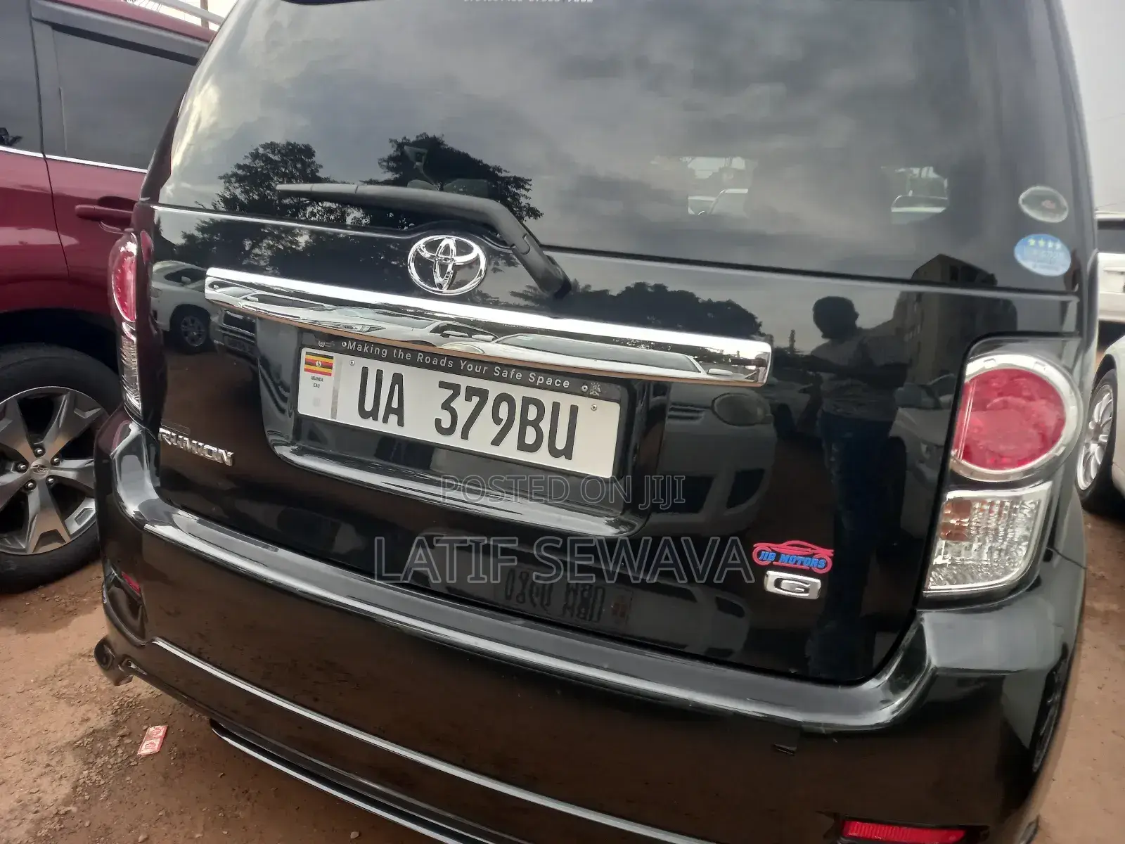 Toyota Corolla Rumion Hatchback 1.5 FWD 2012 Black
