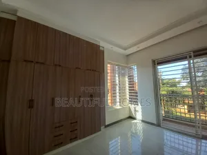 Furnished 4bdrm Duplex in Kira for sale