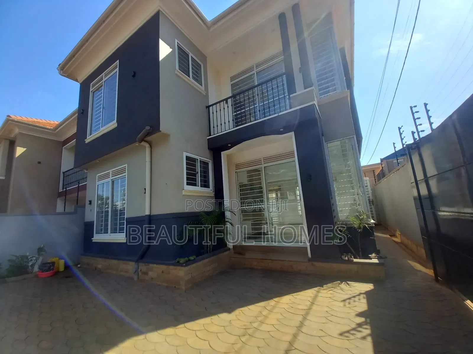 Furnished 4bdrm Duplex in Kira for sale