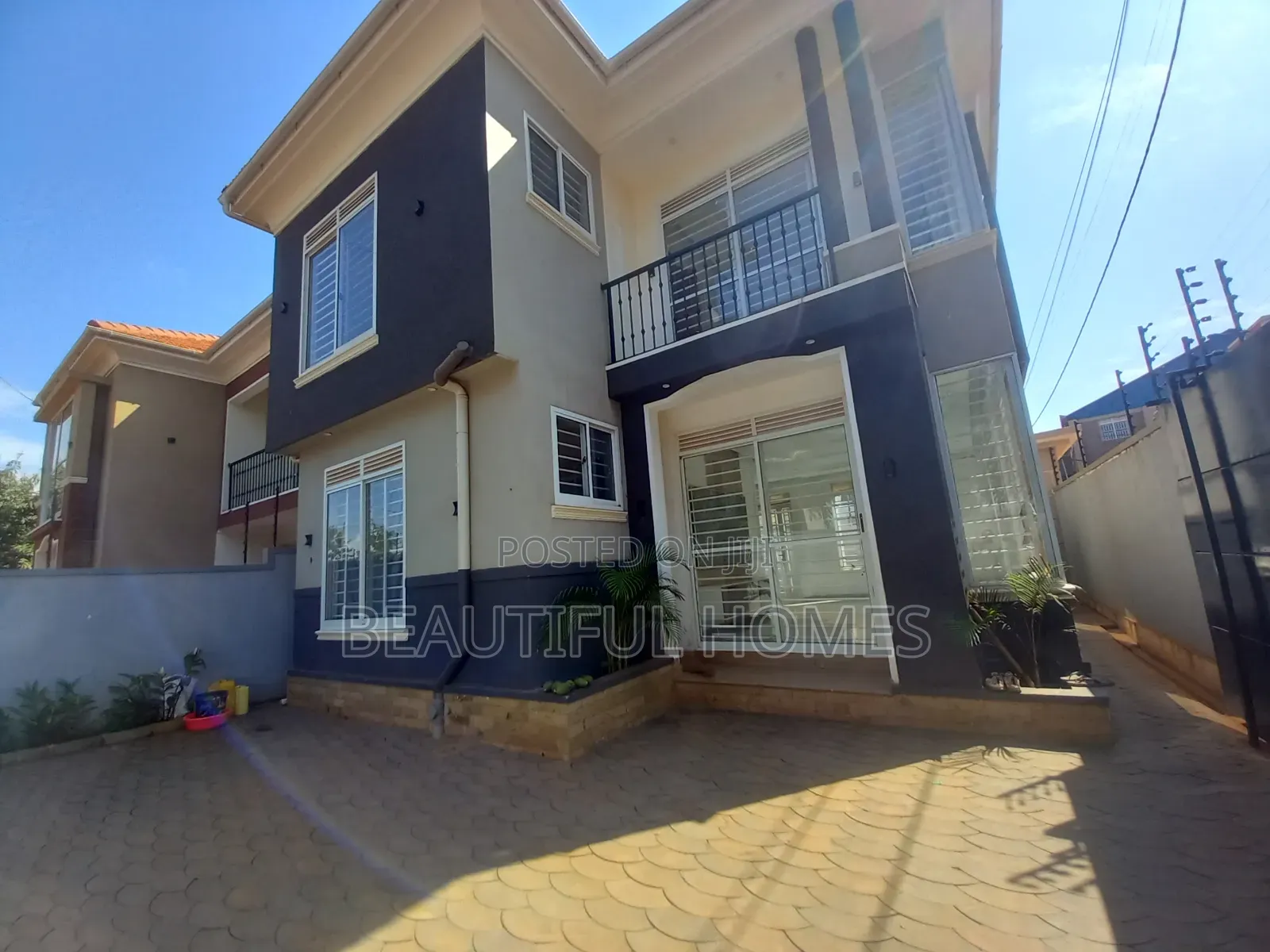 Furnished 4bdrm Duplex in Kira for sale