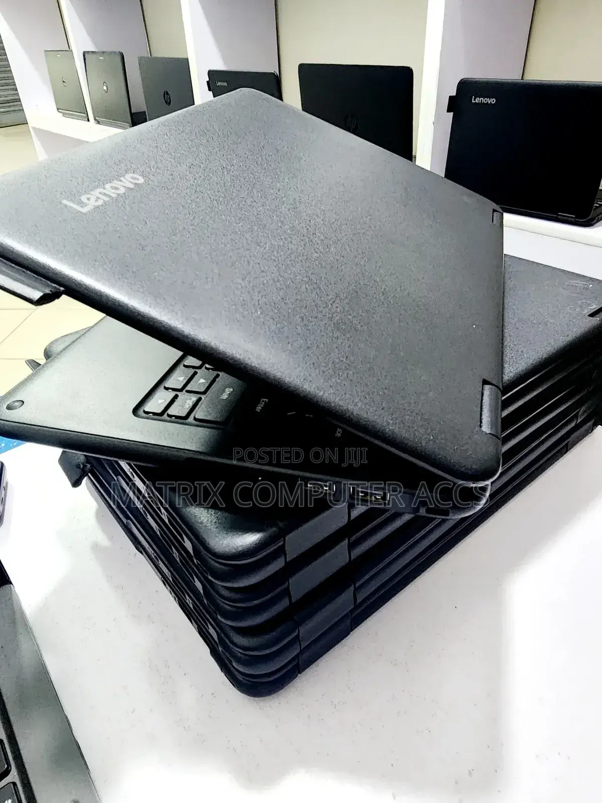 Laptop Lenovo 300e 4GB Intel Celeron SSD 128GB