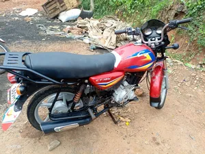 Bajaj Boxer 125 2024 Red