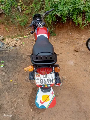 Bajaj Boxer 125 2024 Red