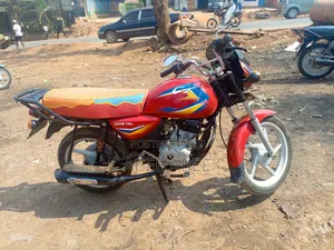 Bajaj Boxer 125 2025 Red
