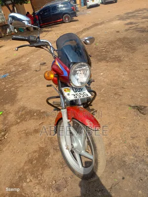 Bajaj Boxer 125 2025 Red
