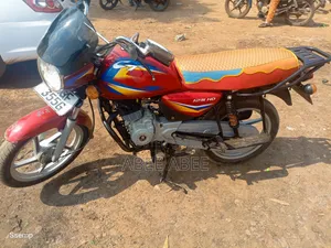 Bajaj Boxer 125 2025 Red