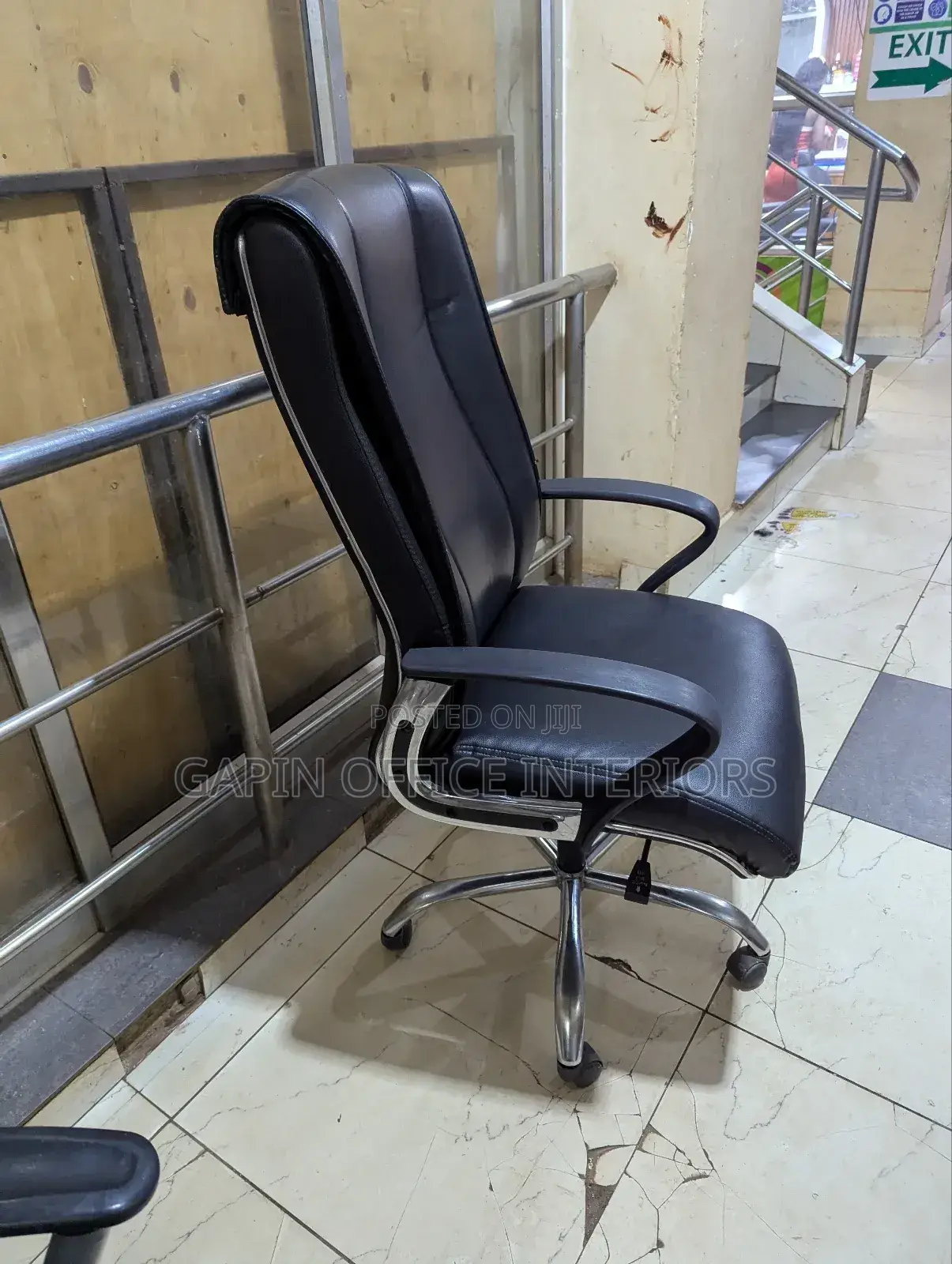 Long Back Adjustable and Swivelling Chair
