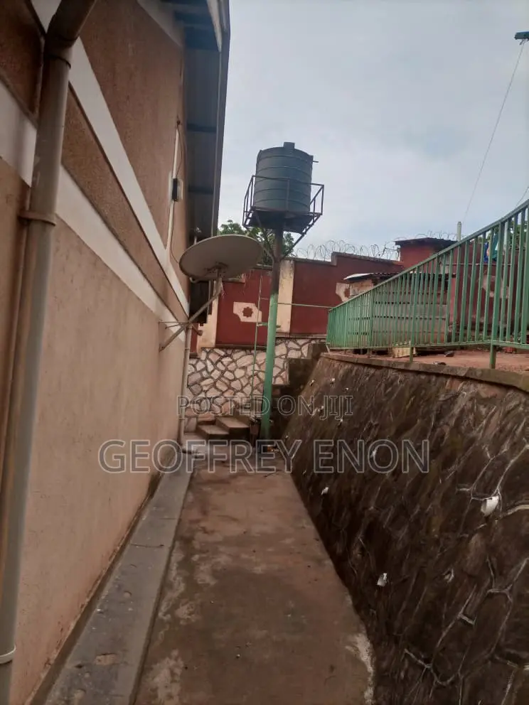 Furnished 3bdrm House in Kira for sale