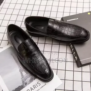 Gentle Leather Shoes With Rubber Sole