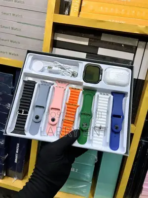 Smartwatch Plus 7 Straps and Earbuds