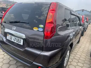Nissan X-Trail 2011 Gray