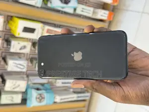 Apple iPhone SE (2020) 64 GB Black