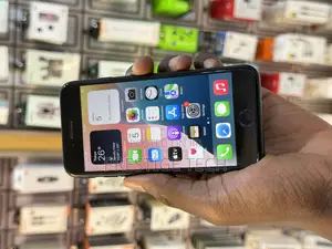 Apple iPhone SE (2020) 64 GB Black