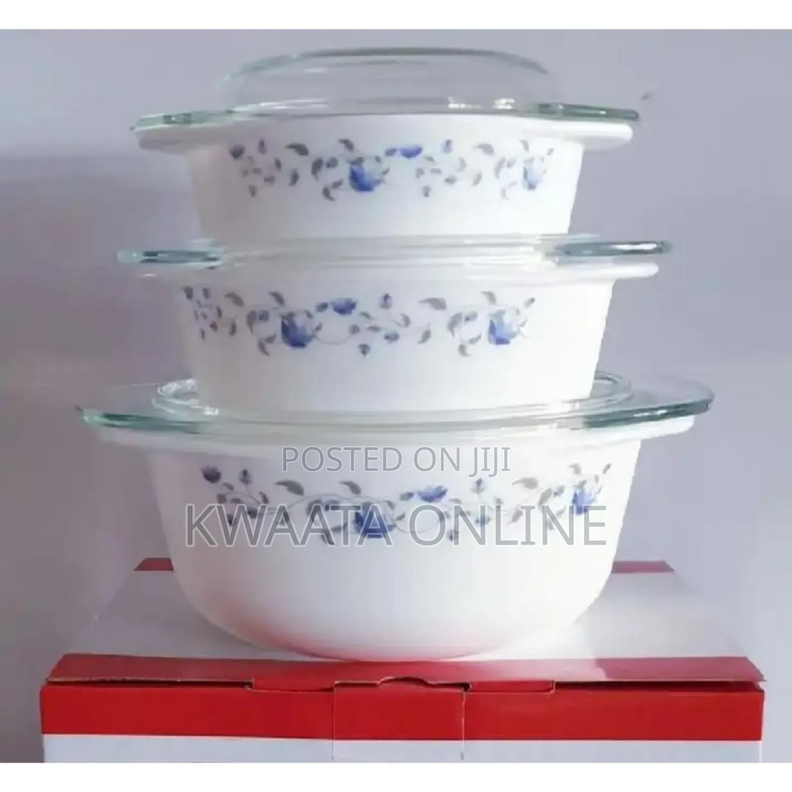 3 Pieces of Serving Heat Resistant Flowered Glass Dishes With Lids