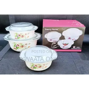 3 Pieces of Serving Heat Resistant Flowered Glass Dishes With Lids