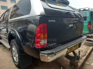Toyota Hilux 3.0 D-4D Double Cab 2008 Gray