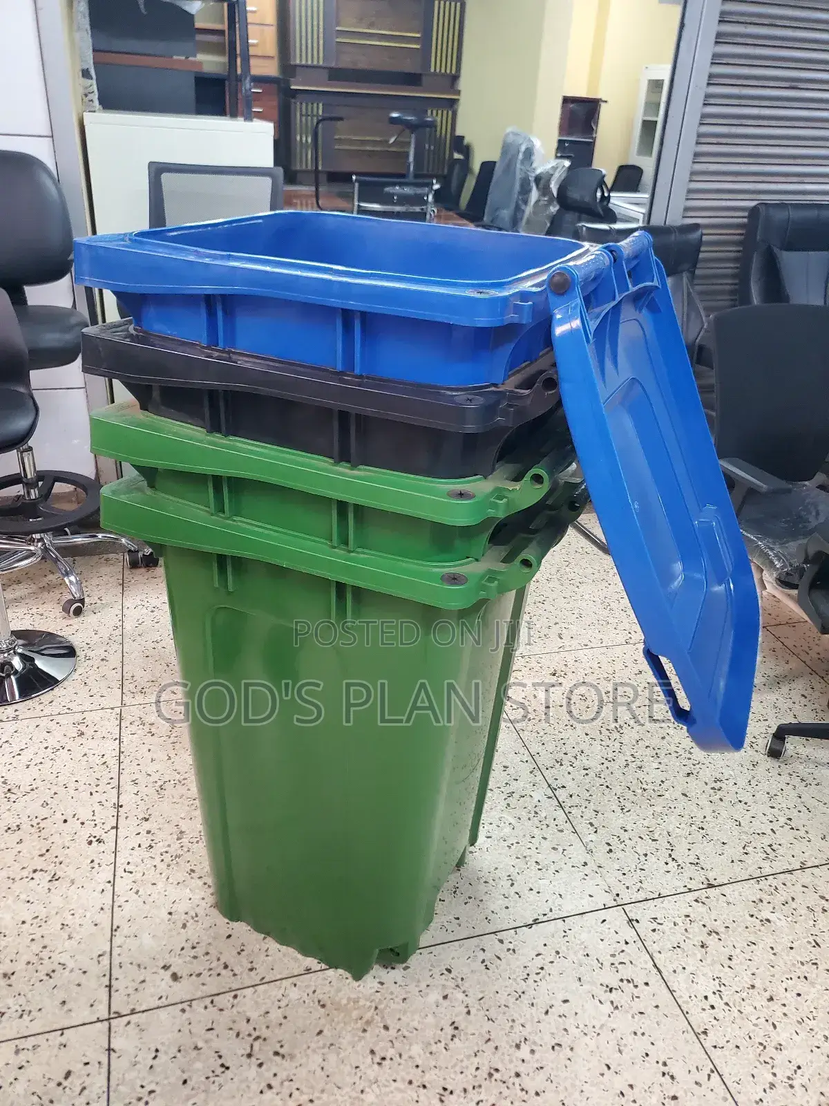 Outdoor 240litres Plastic Dust Bins