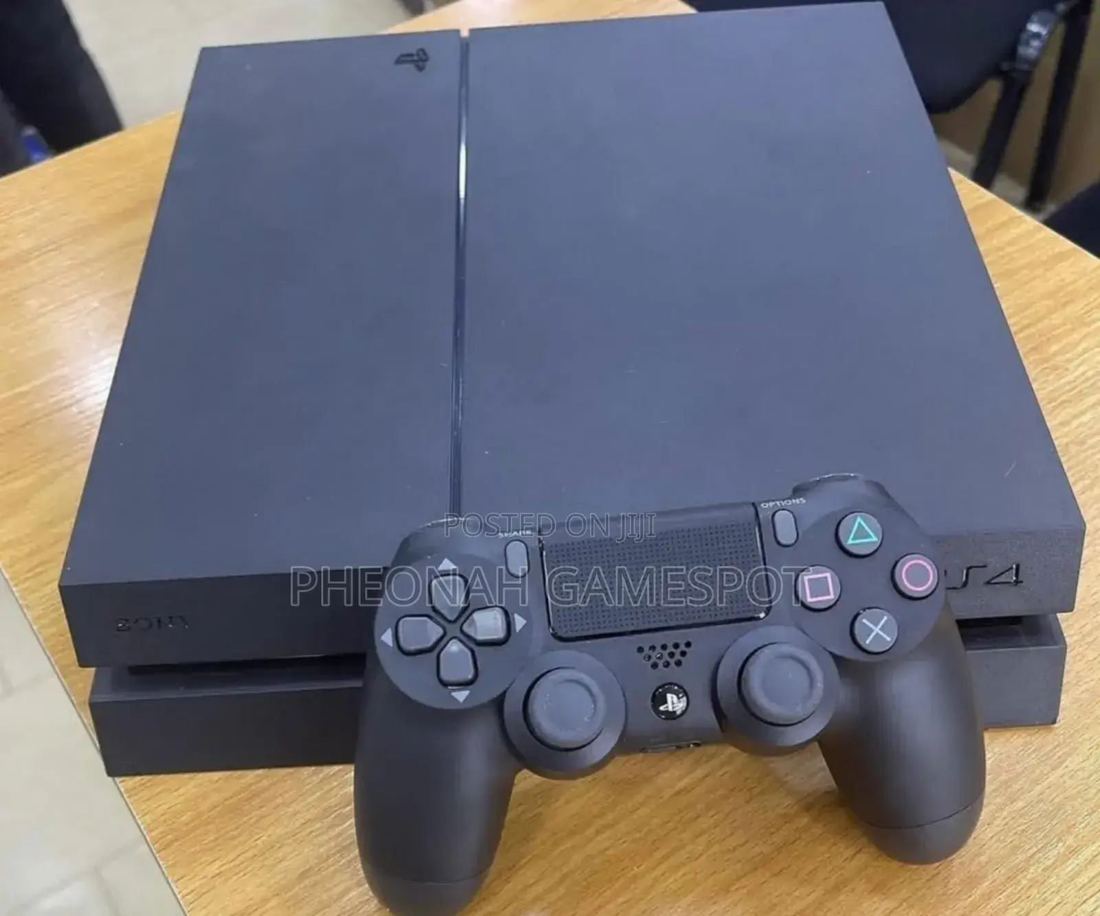 Chipped Playstation 4 (Ps4) Standard Gaming Console, Complete Package