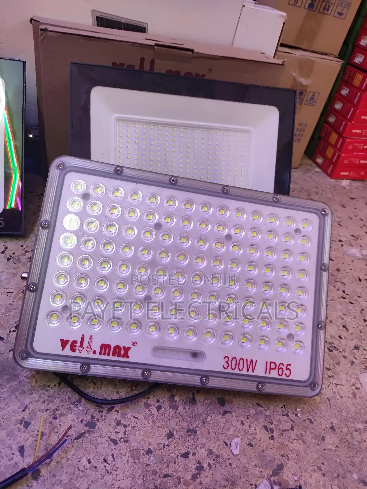 1p65 300watts Vellomax Floodlight