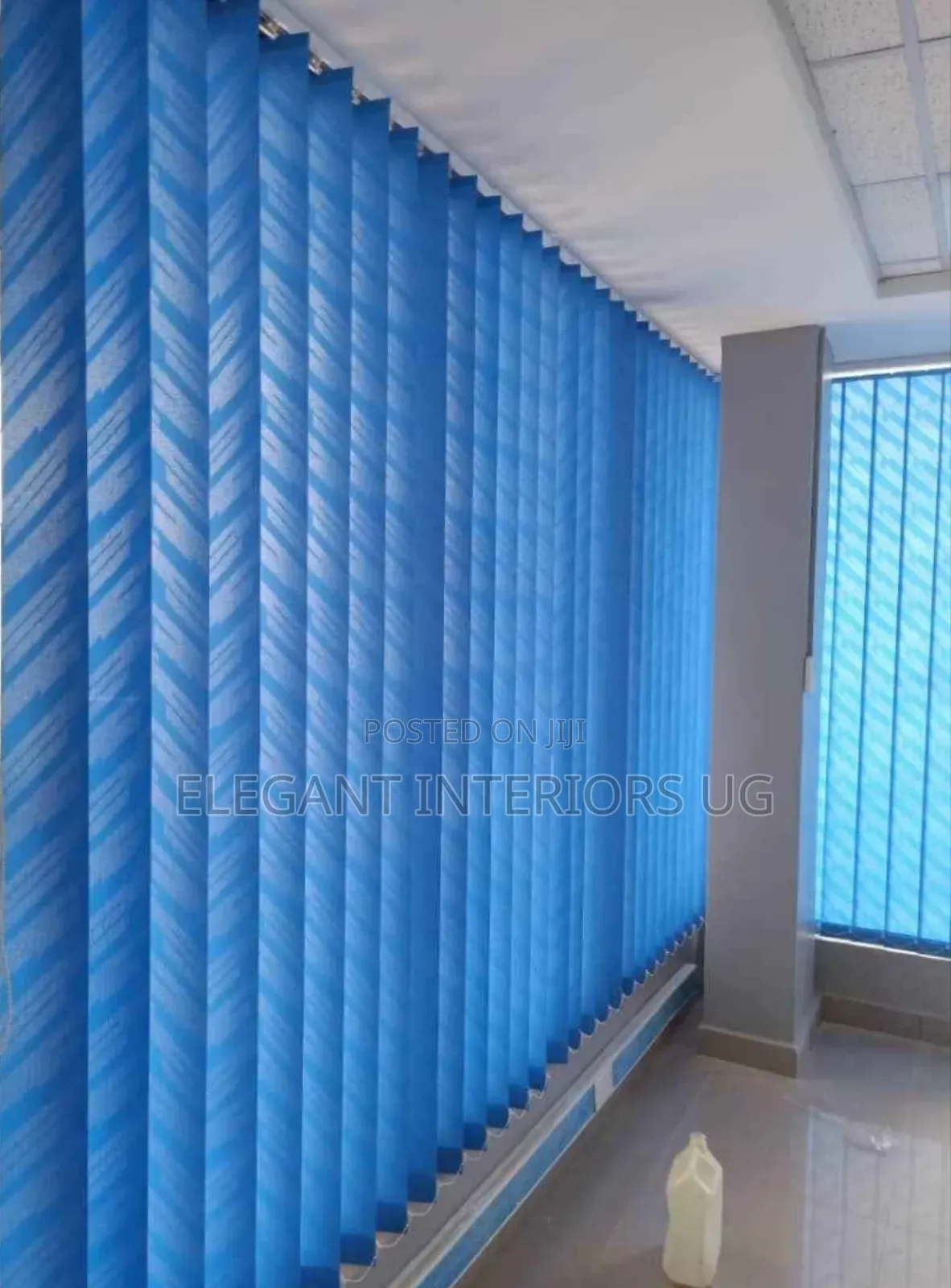 Elegant Office Blinds in Quality Fabrics Available at Favorable Price