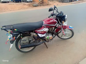 TVS HLX 125 2023 Red