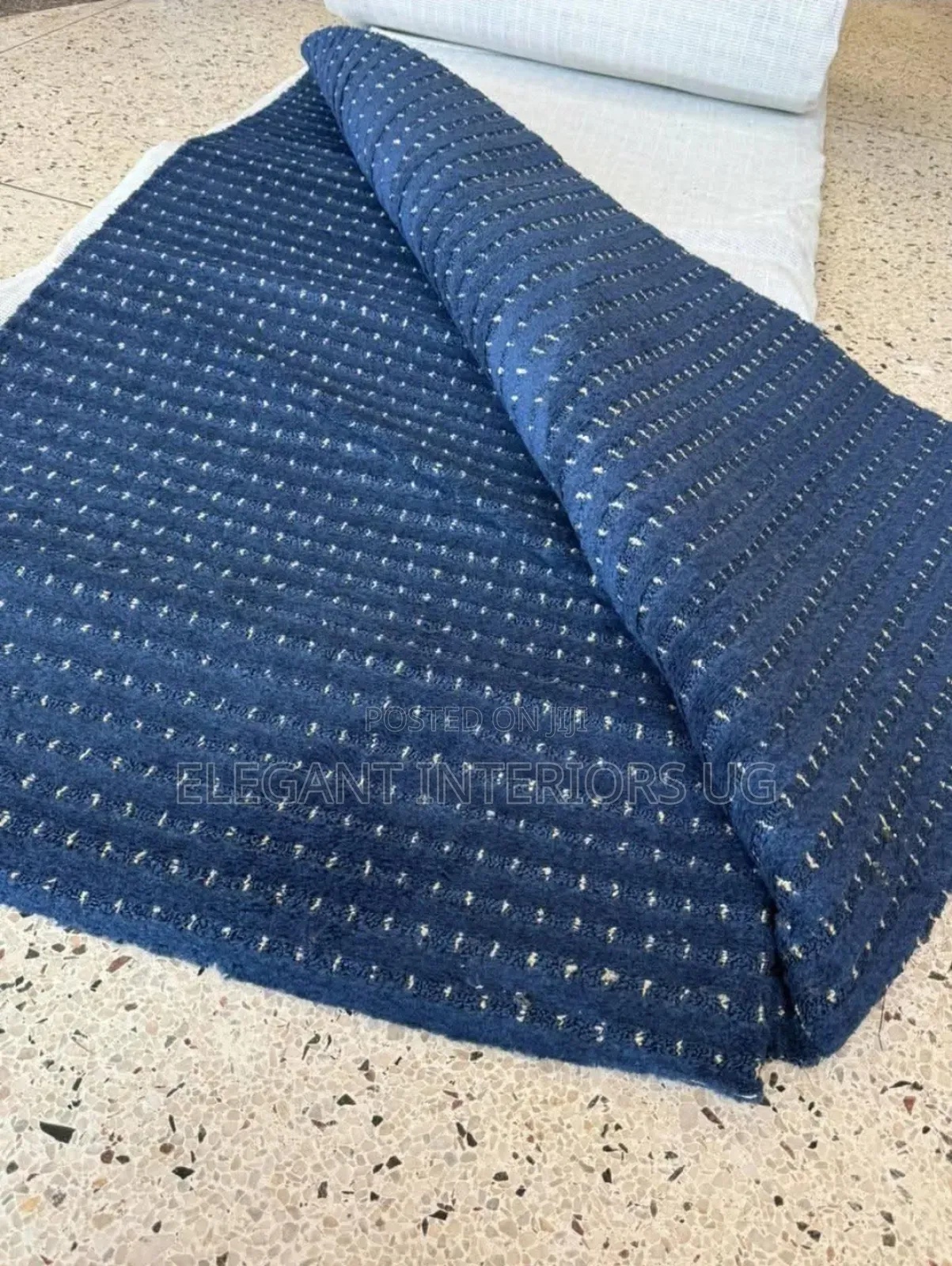 Dotted Woolen Carpets Good for Offices and Homes