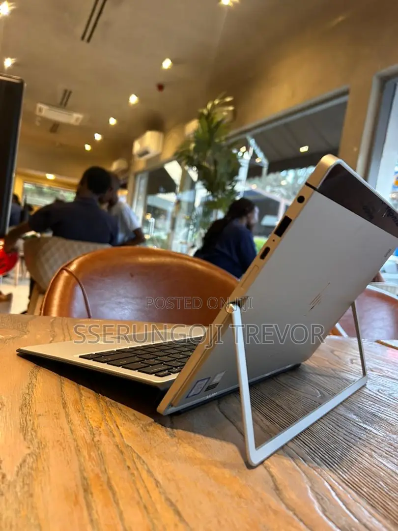 New Laptop HP Chromebook X2 8GB Intel Core I5 SSHD (Hybrid) 256GB
