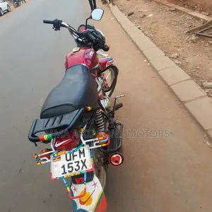 TVS HLX 125 2022 Red