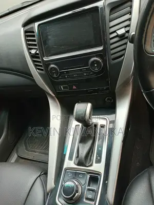 Mitsubishi Pajero 2021 Gray