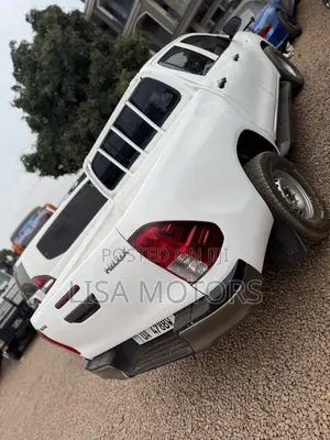Toyota Hilux SR 2017 White