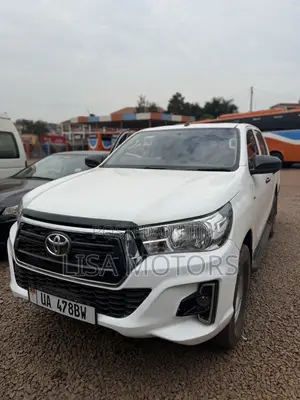 Toyota Hilux SR 2017 White
