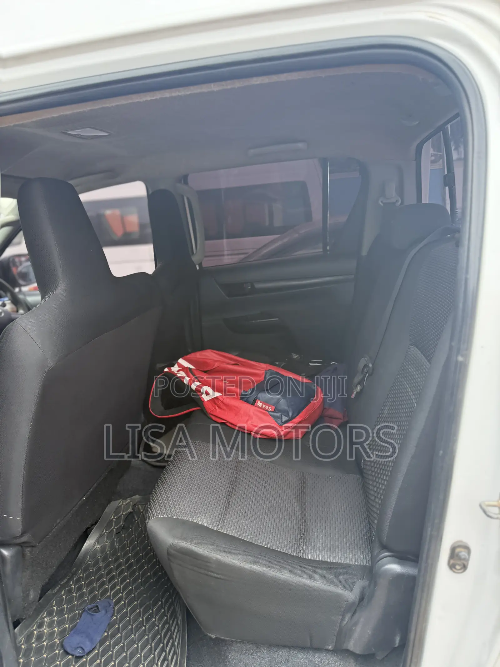 Toyota Hilux SR 2017 White