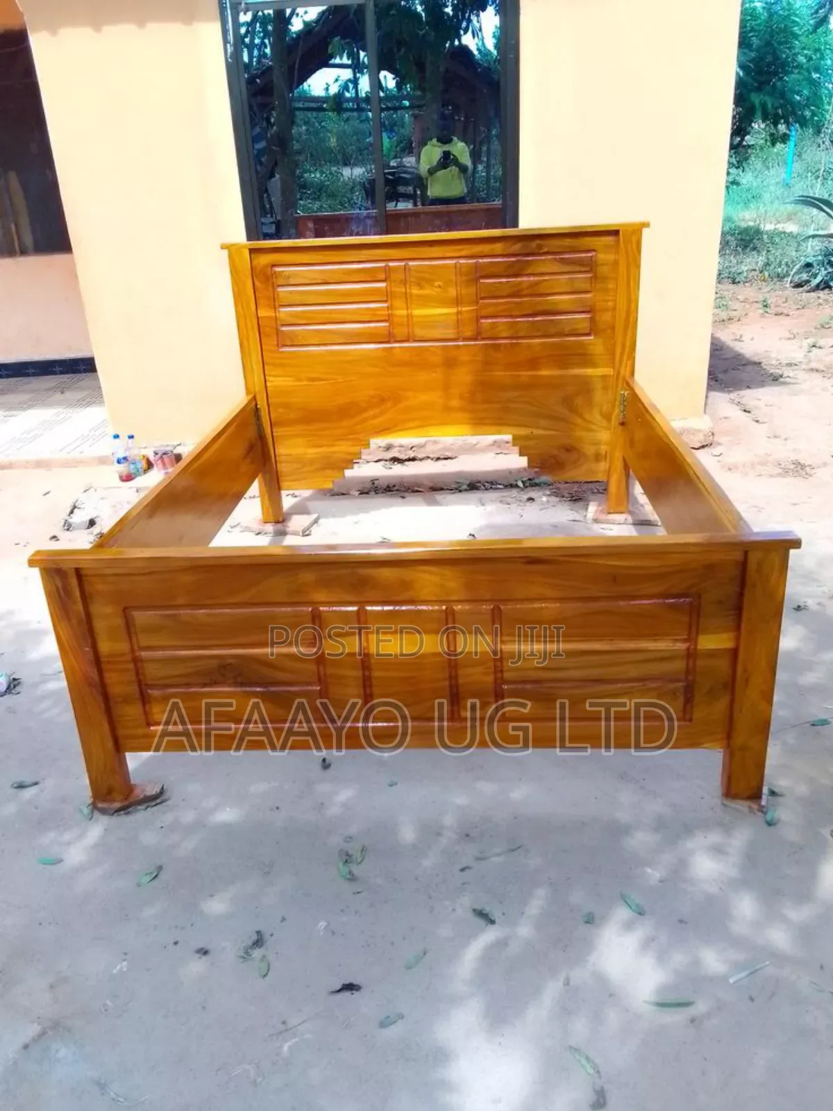 Modern Mugavu Bed