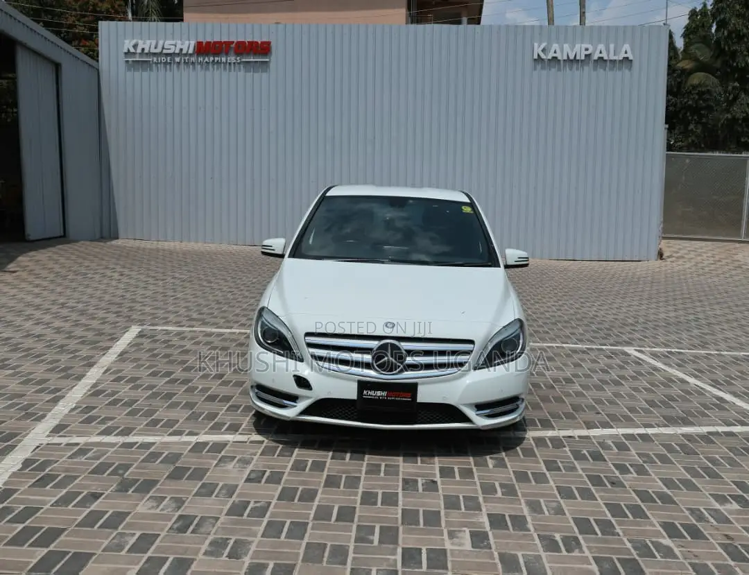 Mercedes-Benz B-Class B180 Petrol 2012 White