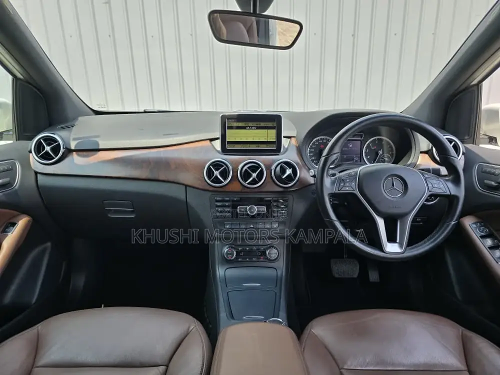 Mercedes-Benz B-Class B180 Petrol 2012 White
