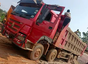 Sinotruck 12 Tyres Ubq Used Condition for Sale
